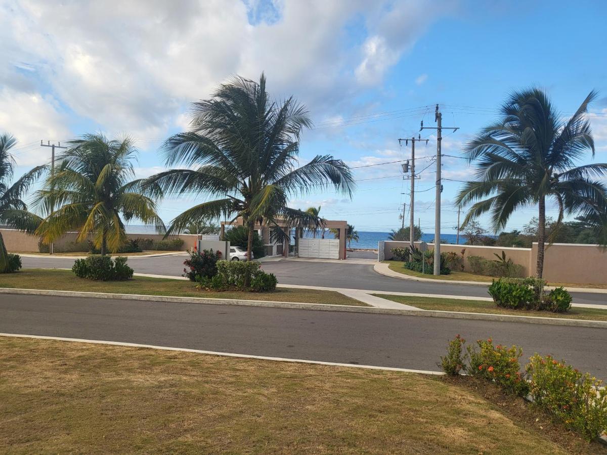 Summer Breeze Villa Lucea Exterior photo