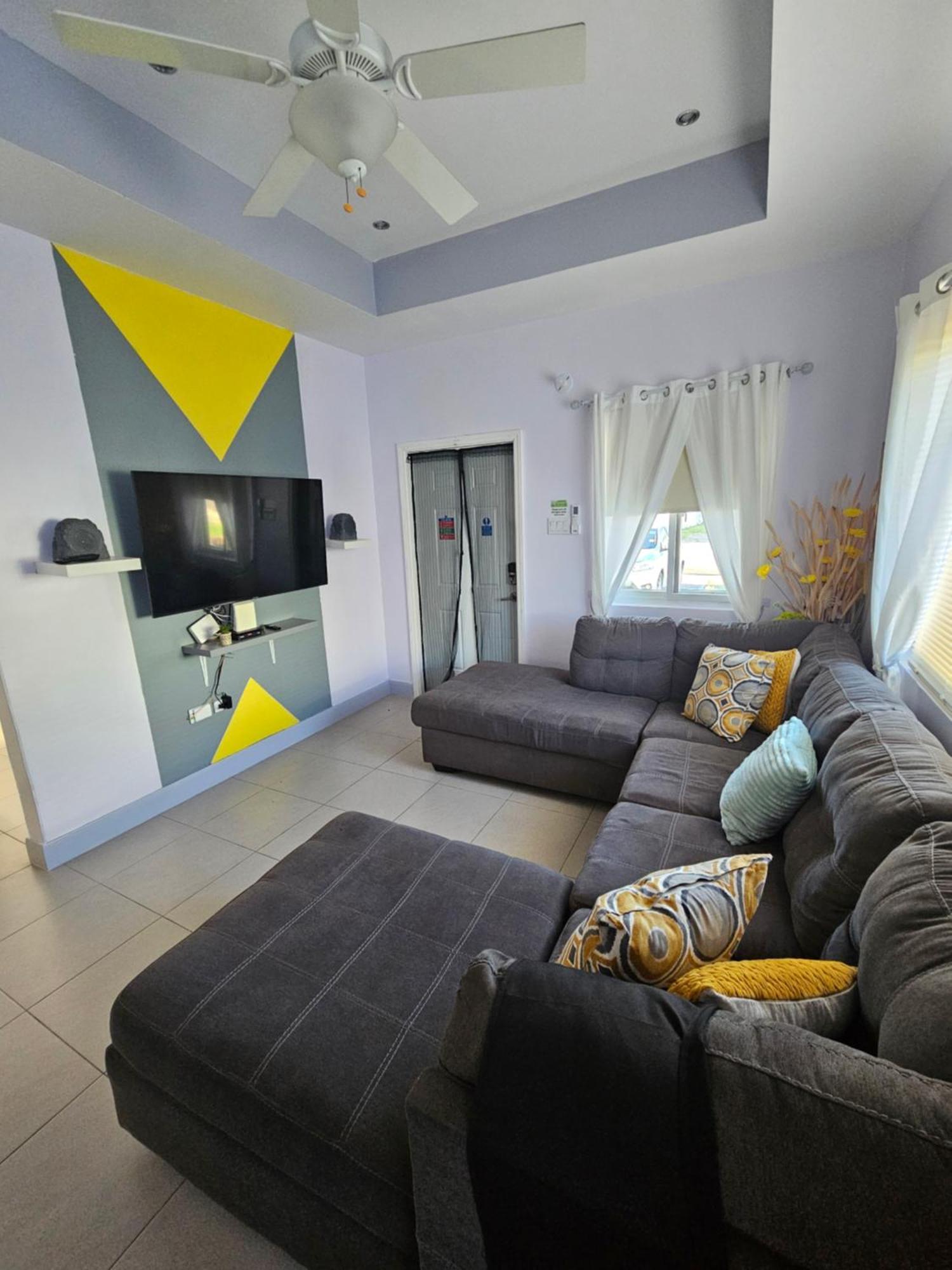 Summer Breeze Villa Lucea Exterior photo